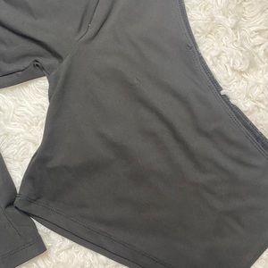 One shoulder crop tee